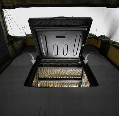 Das Sicherheitsschloss der Trennwand der zweiten Ebene verhindert im entriegelten Zustand den Abstieg.